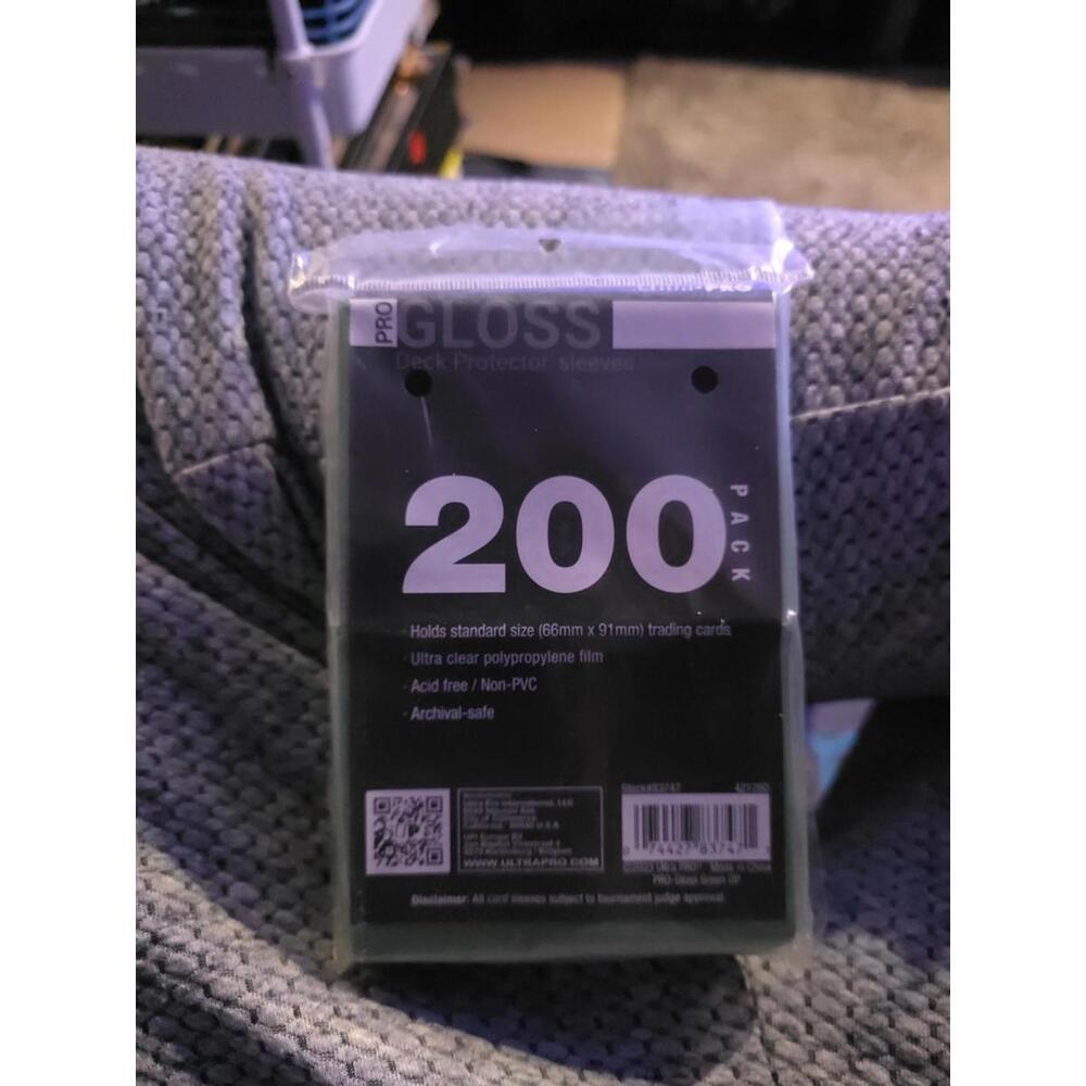 Ultra PRO 200 Count Gloss Standard Deck Sleeves Gaming Cards Protector Green